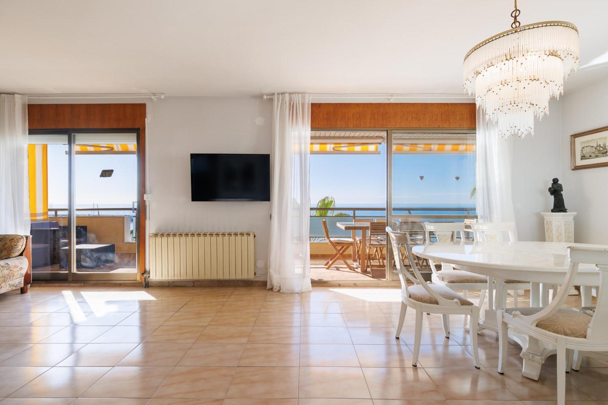 Apartamento Para 8 Sobre El Mar Apartment Salou Luaran gambar