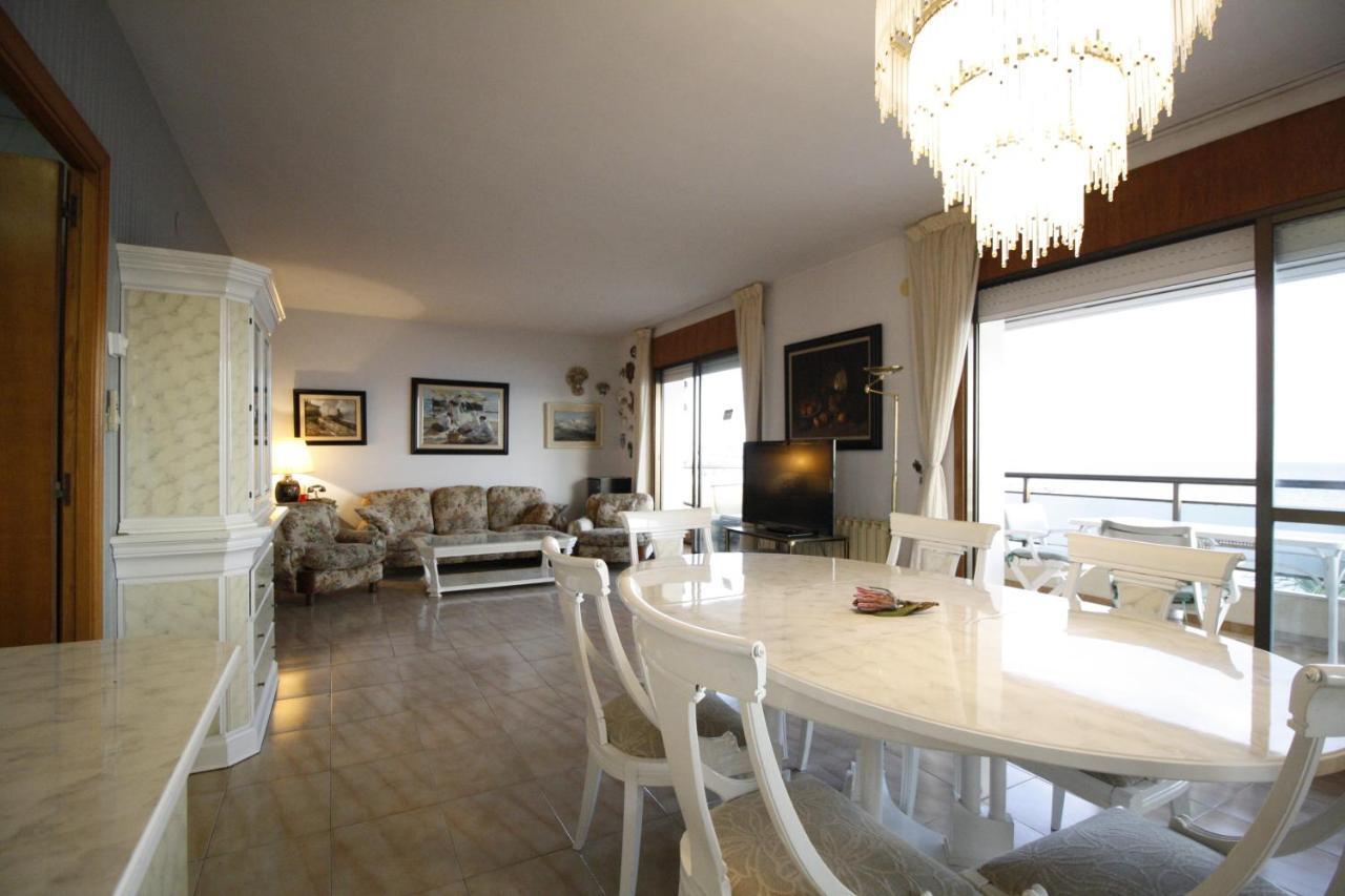 Apartamento Para 8 Sobre El Mar Apartment Salou Luaran gambar